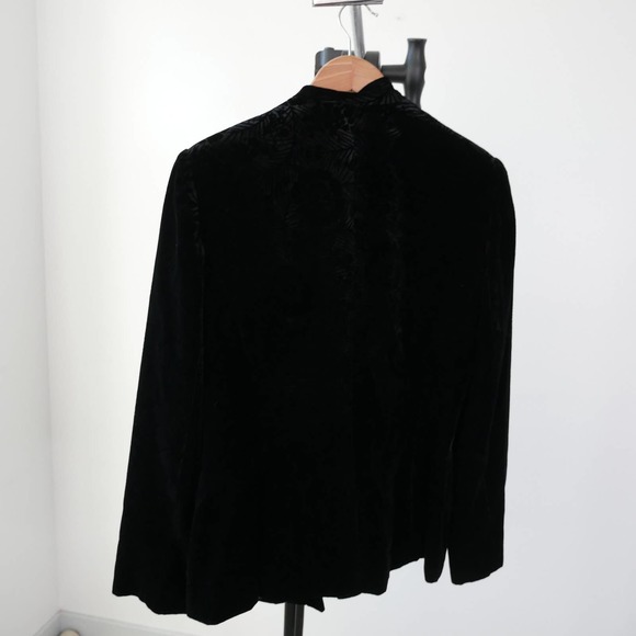 Vintage Black Velvet Blazer - Picture 6 of 8